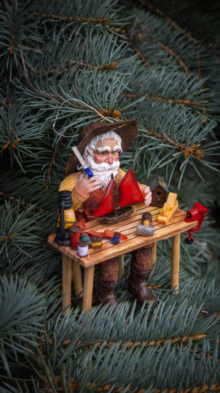 Santa in Workshop
